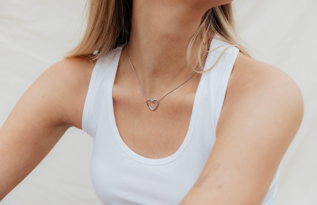 <p>Receive a Free <em>Jewelry Box</em></p>